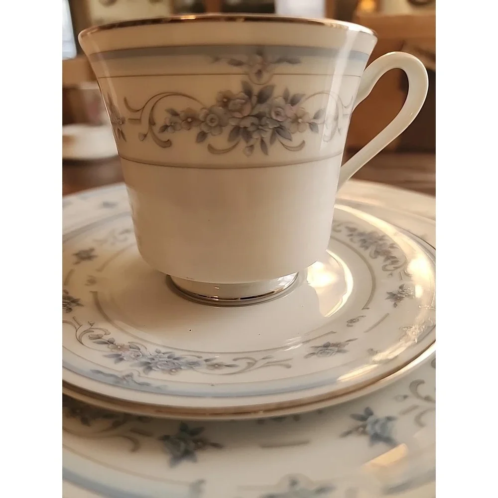 Single‎ Place Setting - Nitto Claridge W 76 China Blue Flowers Silver